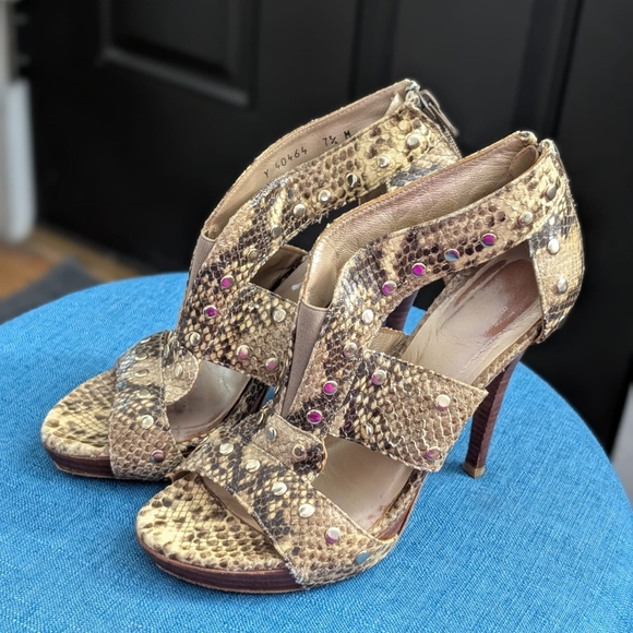 Stuart Weitzman Women's Airforce Snakeskin Heels size 7 1/5 - Picture 6 of 10